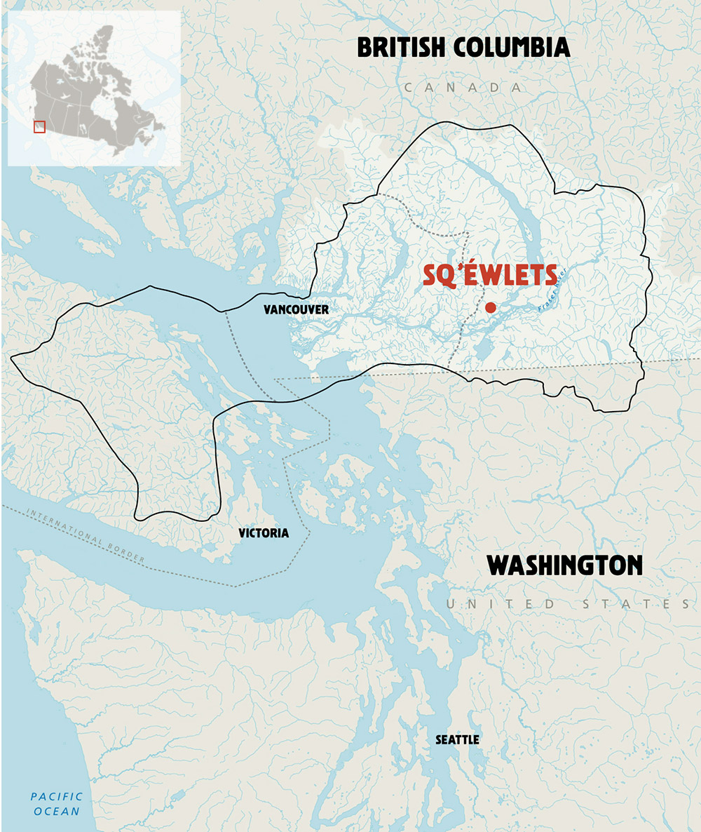 Une carte montre le Pacifique nord-ouest, le lieu de résidence des Sq'éwlets, là où la rivière Harrison rejoint le fleuve Fraser.