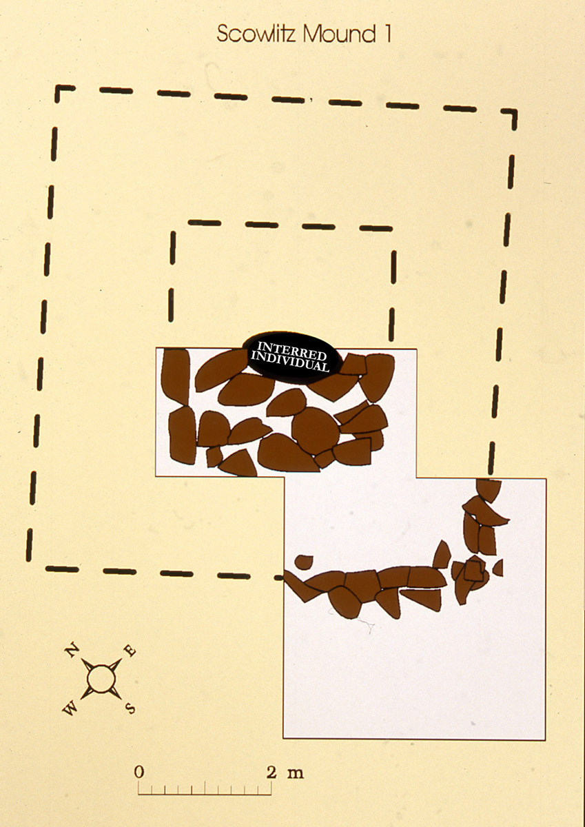 Un diagramme donne une vue aérienne de l’intérieur du tertre ancestral 1.